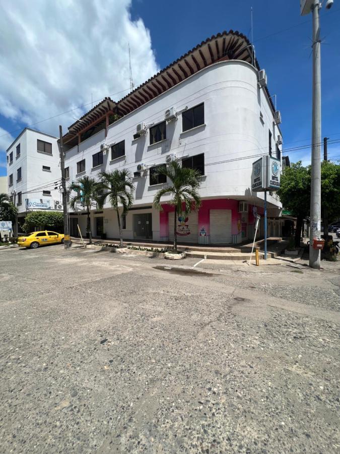 Hotel Caucasia Buitenkant foto